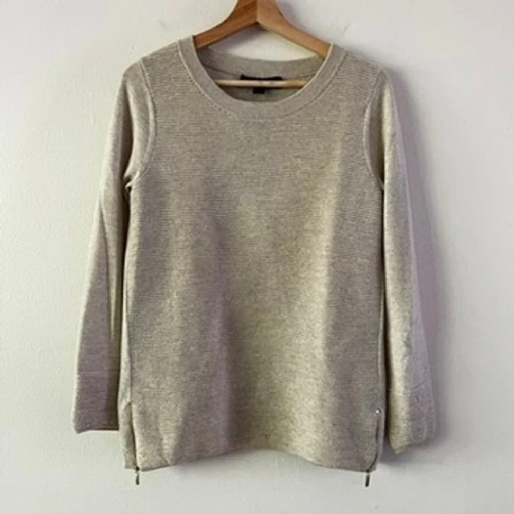 St. John Wool Crew Neck Ribbed Sweater with Zipper Detail Cream size medium